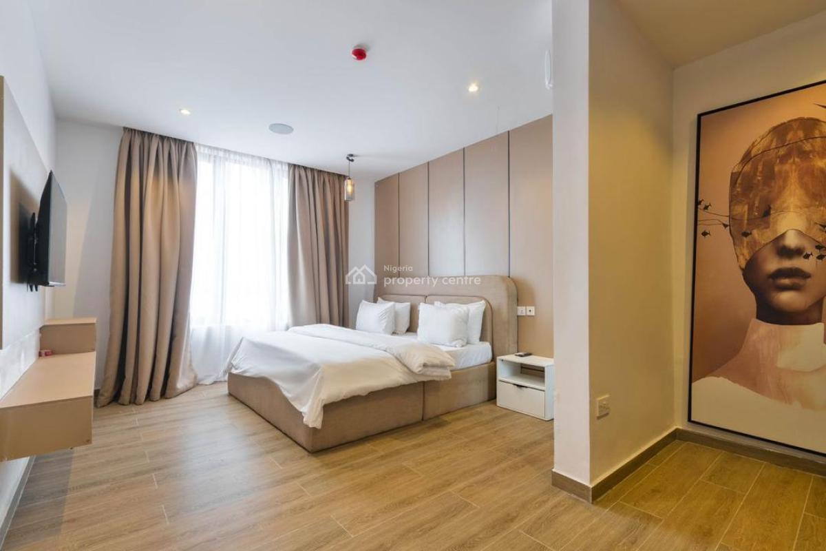 Luxury 2bedroom Apartment with Gym and Ps5, Suspended Pool, Lekki Phase 1, Lekki, Lagos, Flat / Apartment Short Let