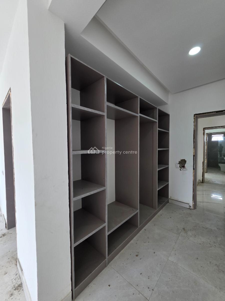 Luxury 3 Bedroom Apartment with Excellent Finishing, Admiralty Way, Lekki Phase 1, Lekki, Lagos, Flat / Apartment for Sale