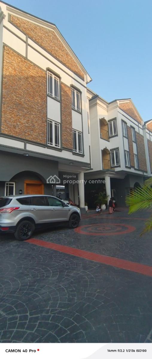 Half Furnished Mini Flat in Lekki Right By Petrocam Filling Station, Elf Bus Stop By Petrocam Filling Station, Lekki Phase 1, Lekki, Lagos, Mini Flat (room and Parlour) for Rent