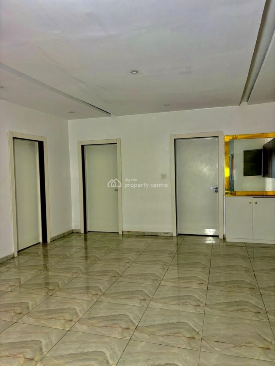 Well Maintained 3 Bedroom Maisonette, Freedom Way, Lekki Phase 1, Lekki, Lagos, Flat / Apartment for Sale
