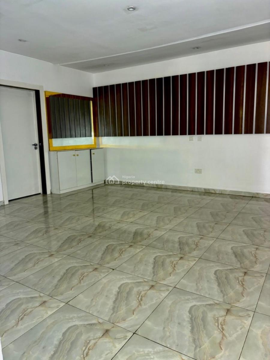 Well Maintained 3 Bedroom Maisonette, Freedom Way, Lekki Phase 1, Lekki, Lagos, Flat / Apartment for Sale
