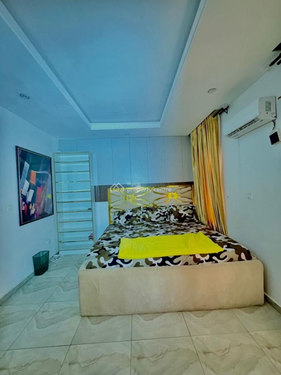 Well Maintained 3 Bedroom Maisonette, Freedom Way, Lekki Phase 1, Lekki, Lagos, Flat / Apartment for Sale