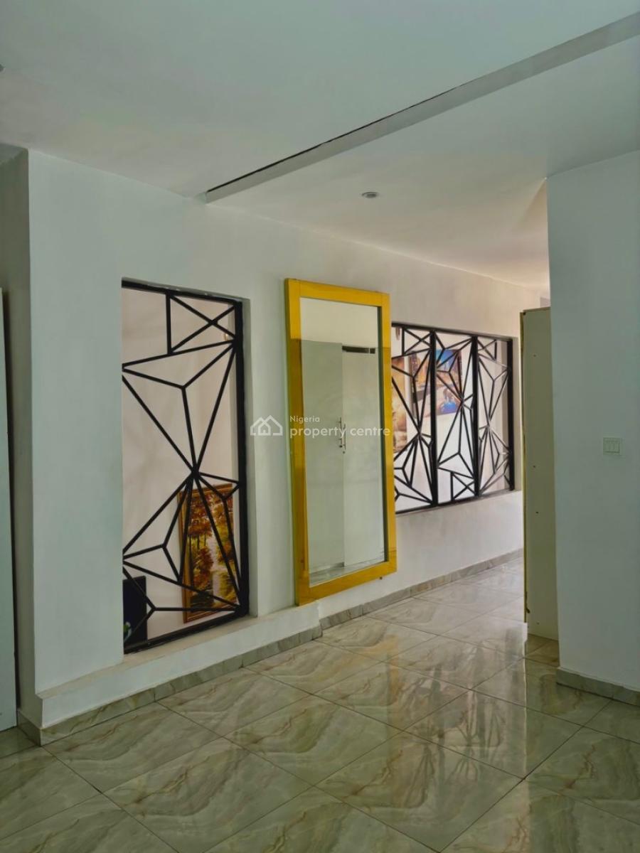 Well Maintained 3 Bedroom Maisonette, Freedom Way, Lekki Phase 1, Lekki, Lagos, Flat / Apartment for Sale