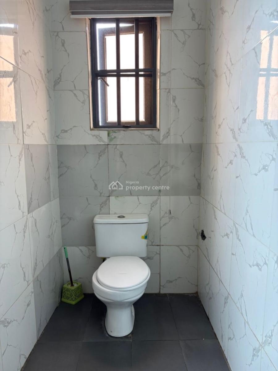 Well Maintained 3 Bedroom Maisonette, Freedom Way, Lekki Phase 1, Lekki, Lagos, Flat / Apartment for Sale