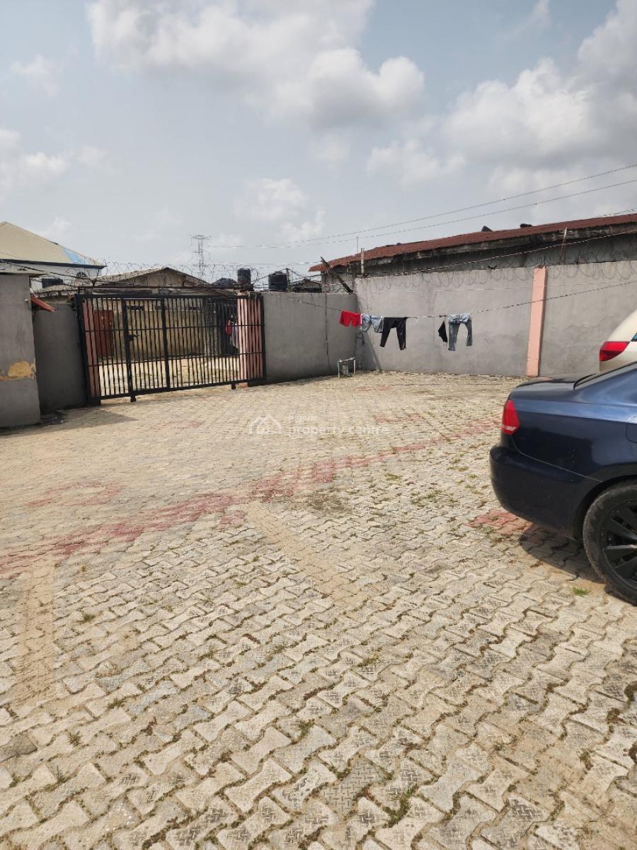 2bedroom Flat, Okeira Kekere Community, Ajah, Lagos, Flat / Apartment for Rent