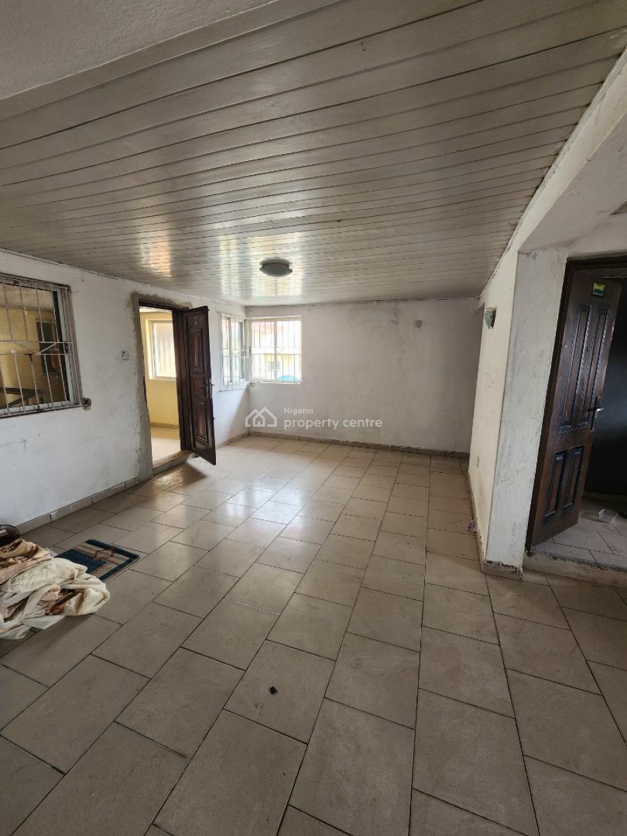 2bedroom Flat, Okeira Kekere Community, Ajah, Lagos, Flat / Apartment for Rent