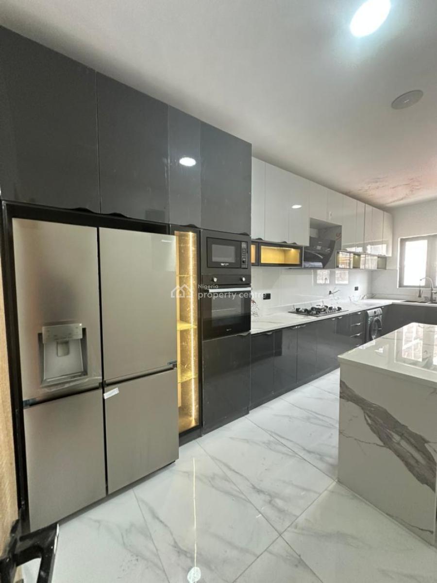 Beautifully Built 2bedroom Apartment with Swimming Pool ,gym&elevator, Lekki Phase One ,lekki ,lagos ,nigeria, Lekki Phase 1, Lekki, Lagos, Flat / Apartment for Sale