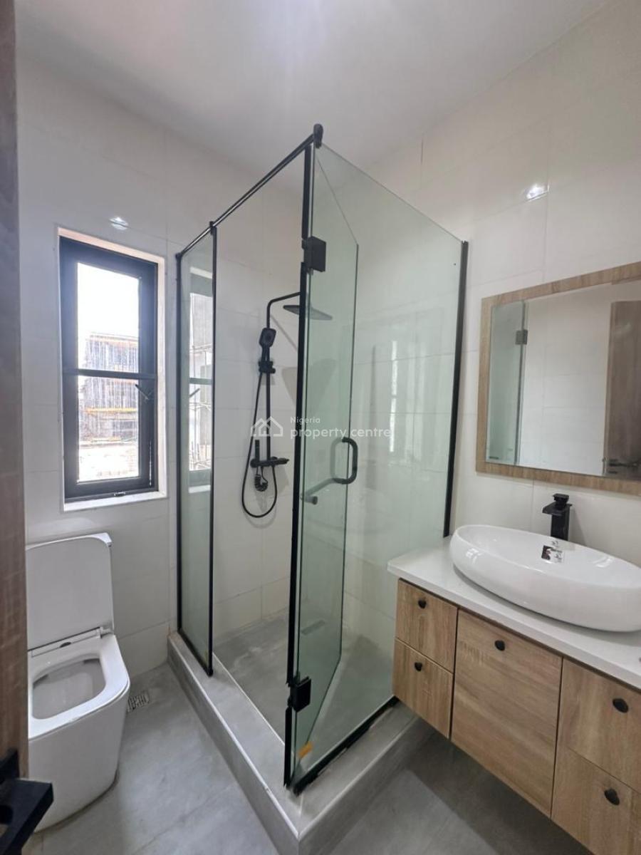 Beautifully Built 2bedroom Apartment with Swimming Pool ,gym&elevator, Lekki Phase One ,lekki ,lagos ,nigeria, Lekki Phase 1, Lekki, Lagos, Flat / Apartment for Sale