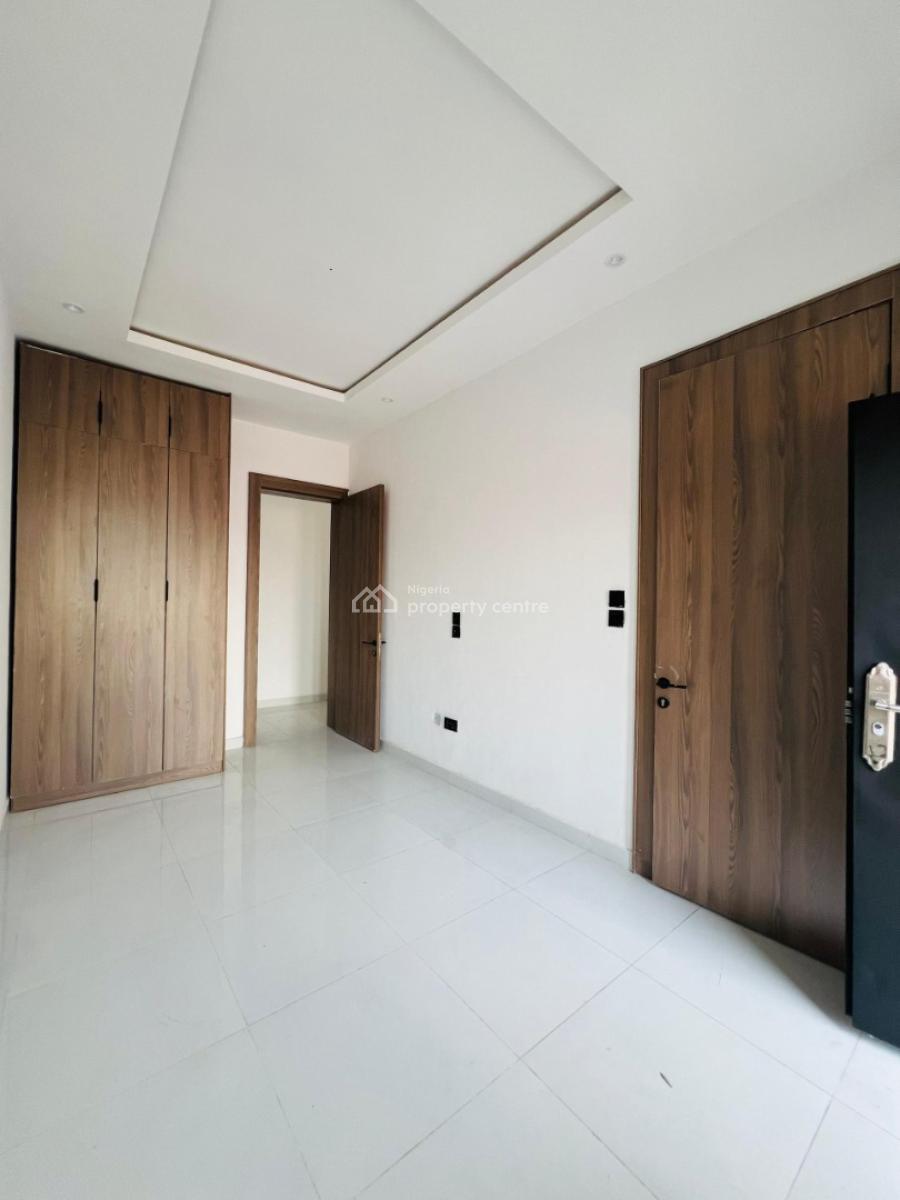 Aesthetically Pleasing 3 Bedroom Penthouse + Swimming Pool,elevator, Best Offer Currently 2 Minutes Drive to Admiralty Way, Lekki Phase 1, Lekki, Lagos, Flat / Apartment for Sale