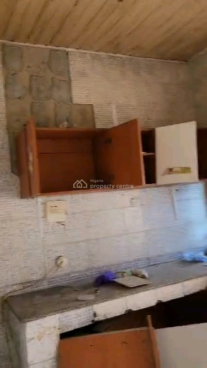 Modern 2-bedroom Flat -- Apo Legislative Quarter (1st Floor, Apo Legislative Quarters, Apo, Abuja, Flat / Apartment for Rent