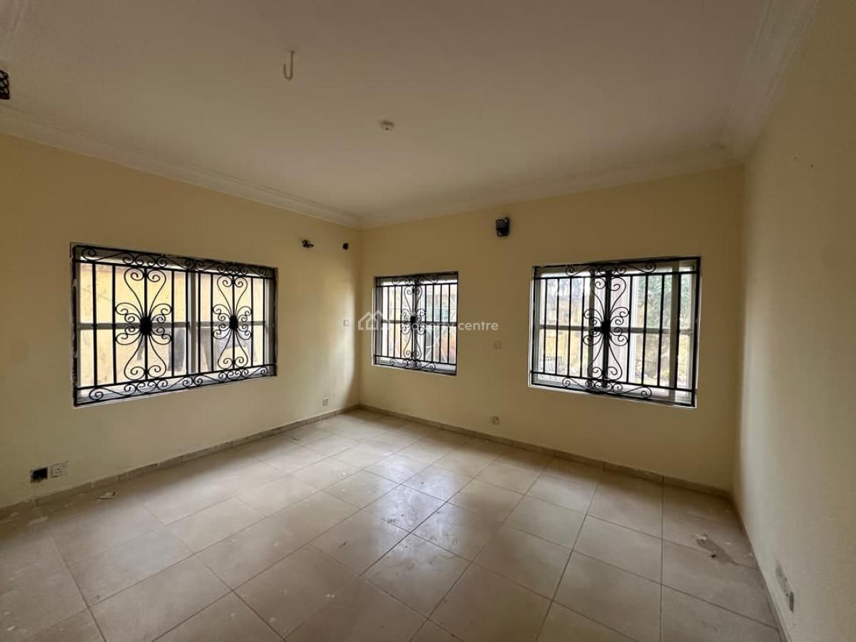 3 Bedroom Apartment, Mobile Road, Ilaje, Ajah, Lagos, Flat / Apartment for Rent