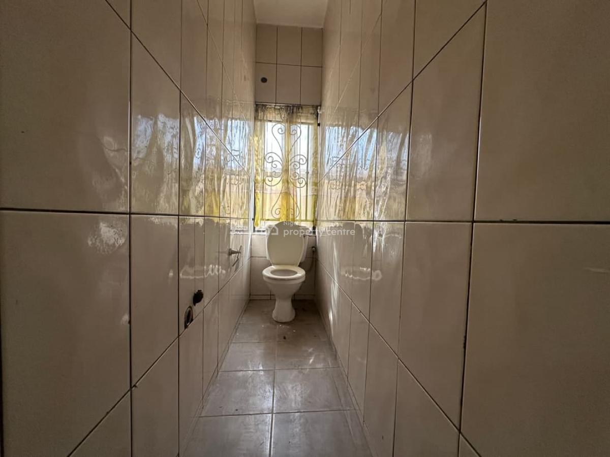3 Bedroom Apartment, Mobile Road, Ilaje, Ajah, Lagos, Flat / Apartment for Rent