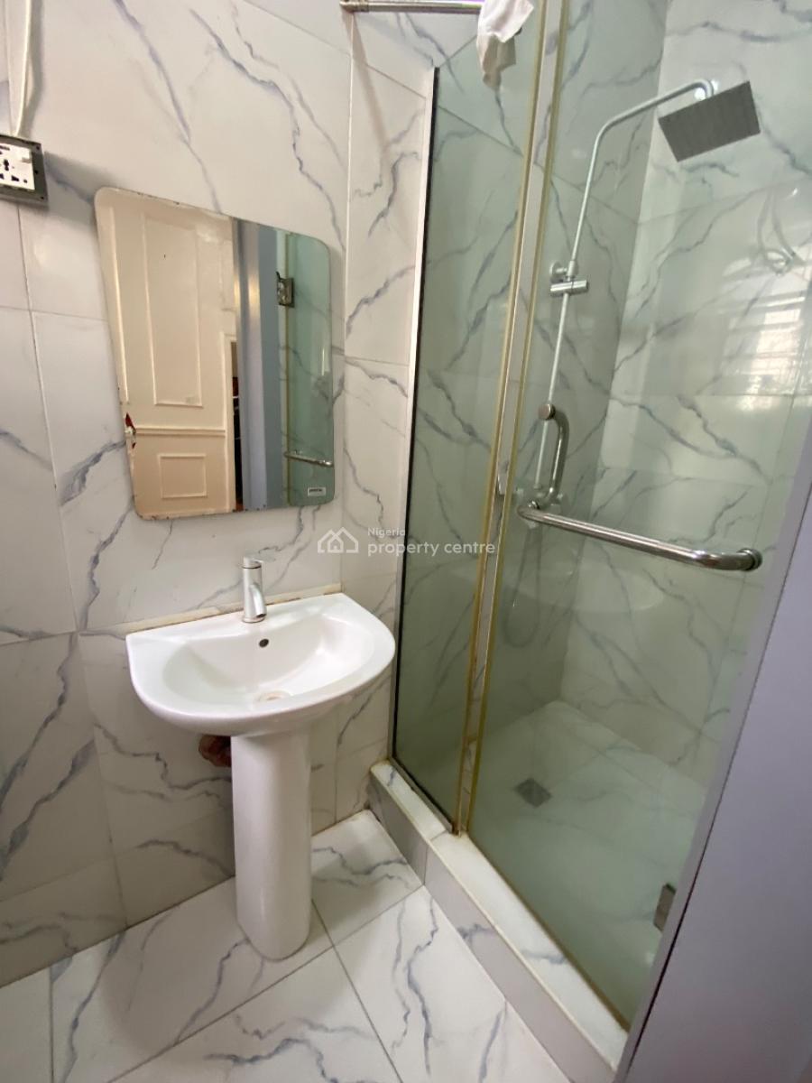 Luxury Semi Master Bedroom in Shared Apartment, Chevron, Lekki, Lagos, Self Contain (single Rooms) for Rent