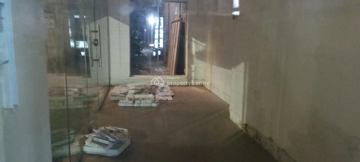 Shop, Adminraly Way Lekki Phase1, Lekki, Lagos, Commercial Property for Rent
