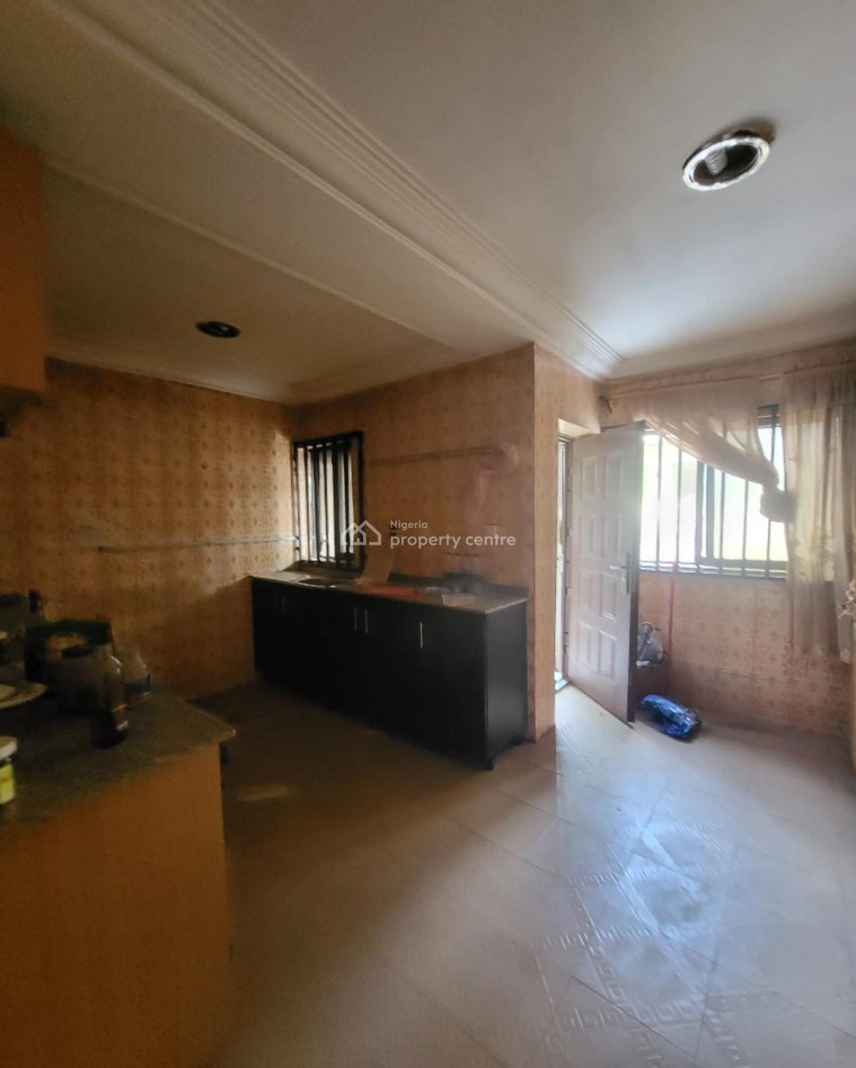 Luxurious Massive 3bedroom Flat, By Area1 Roundabout, Garki, Abuja, Flat / Apartment for Rent