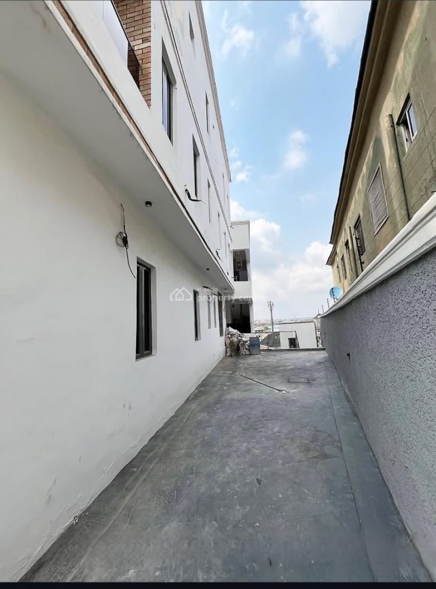 2 Bedroom Spacious Apartment, Ogudu, Gra, Ogudu, Lagos, Block of Flats for Sale