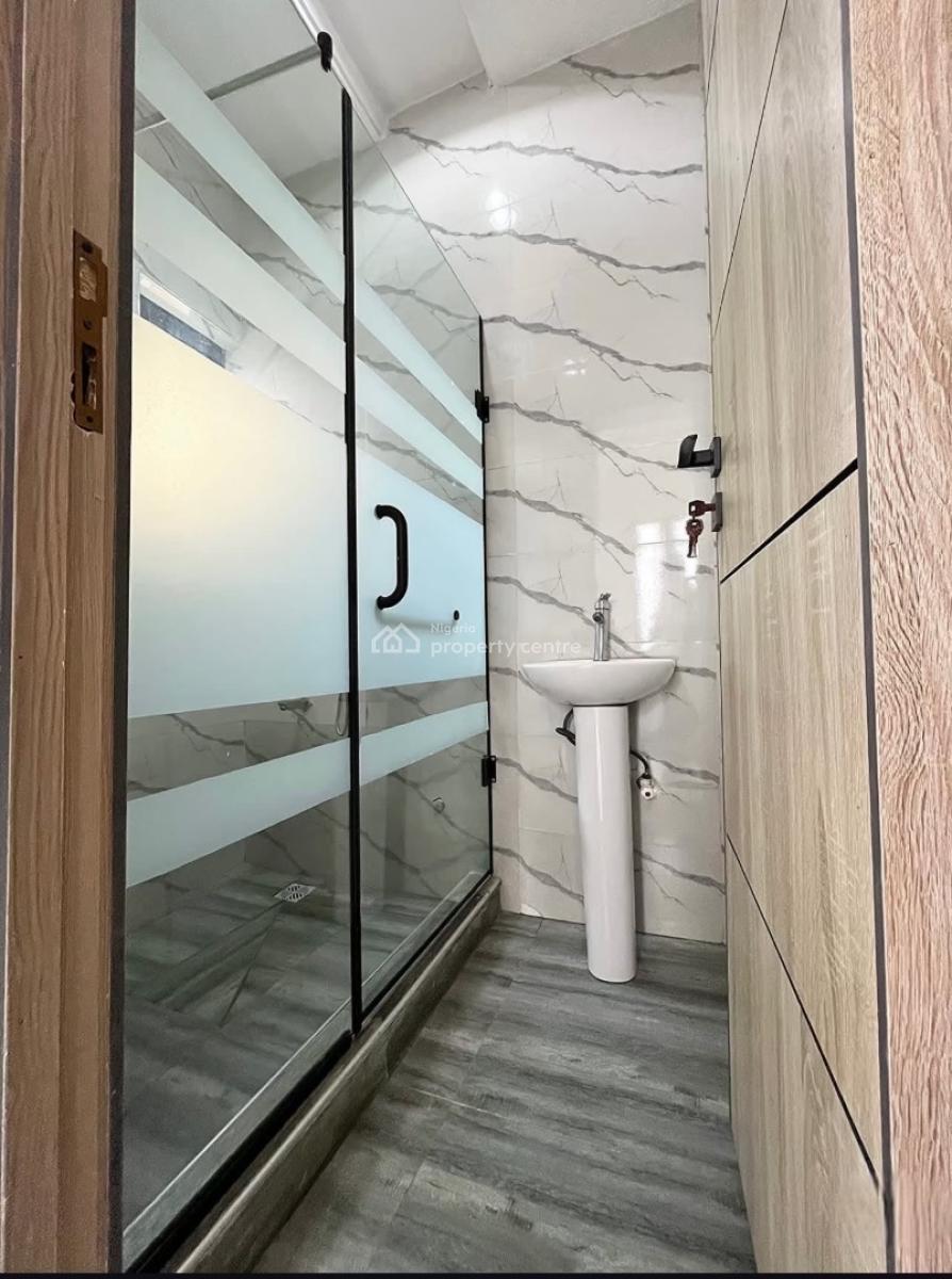 2 Bedroom Spacious Apartment, Ogudu, Gra, Ogudu, Lagos, Block of Flats for Sale