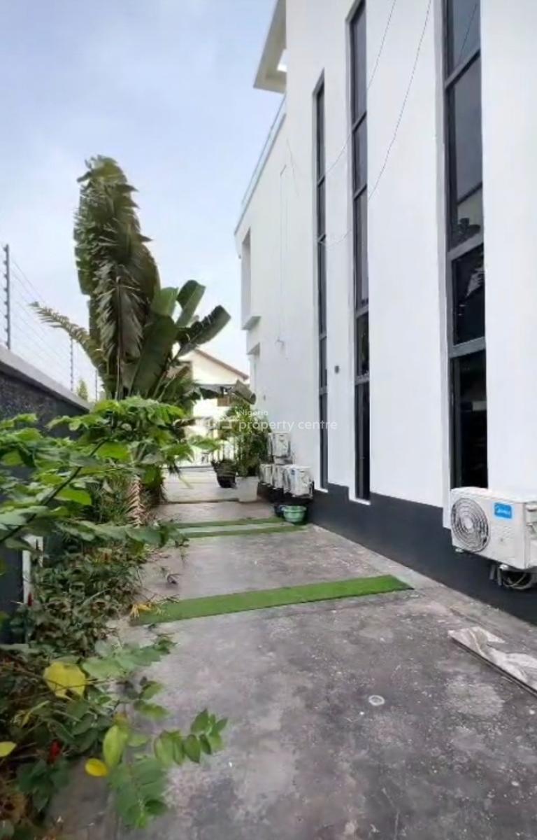 Well Built and Furnished 5 Bedroom Fully Detached House on a 1000sqm, Osapa, Lekki, Lagos, Detached Duplex for Sale