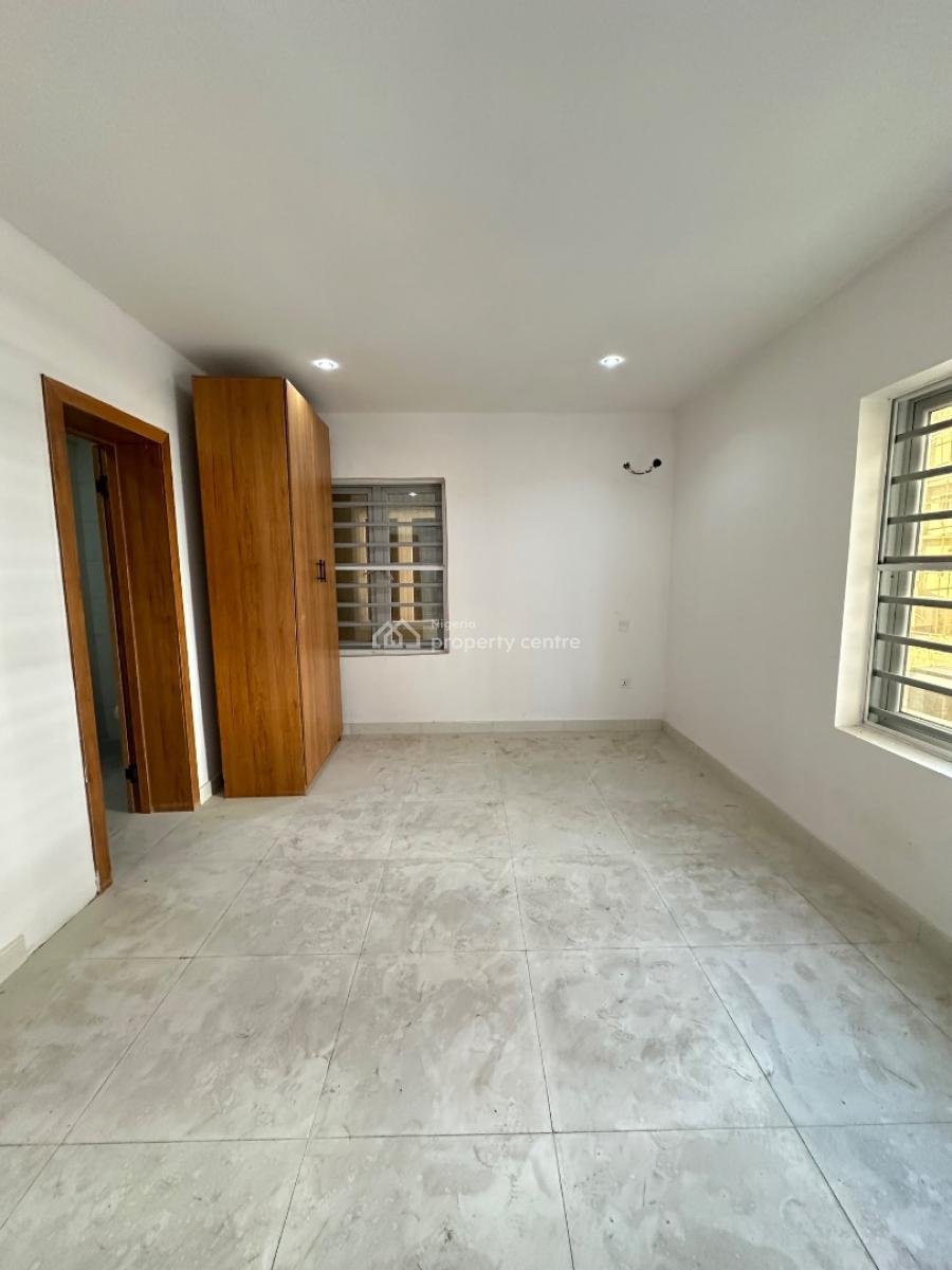 2 Bedroom Apartment with Gym and Elevator, Lekki Phase 1, Lekki, Lagos, Flat / Apartment for Rent