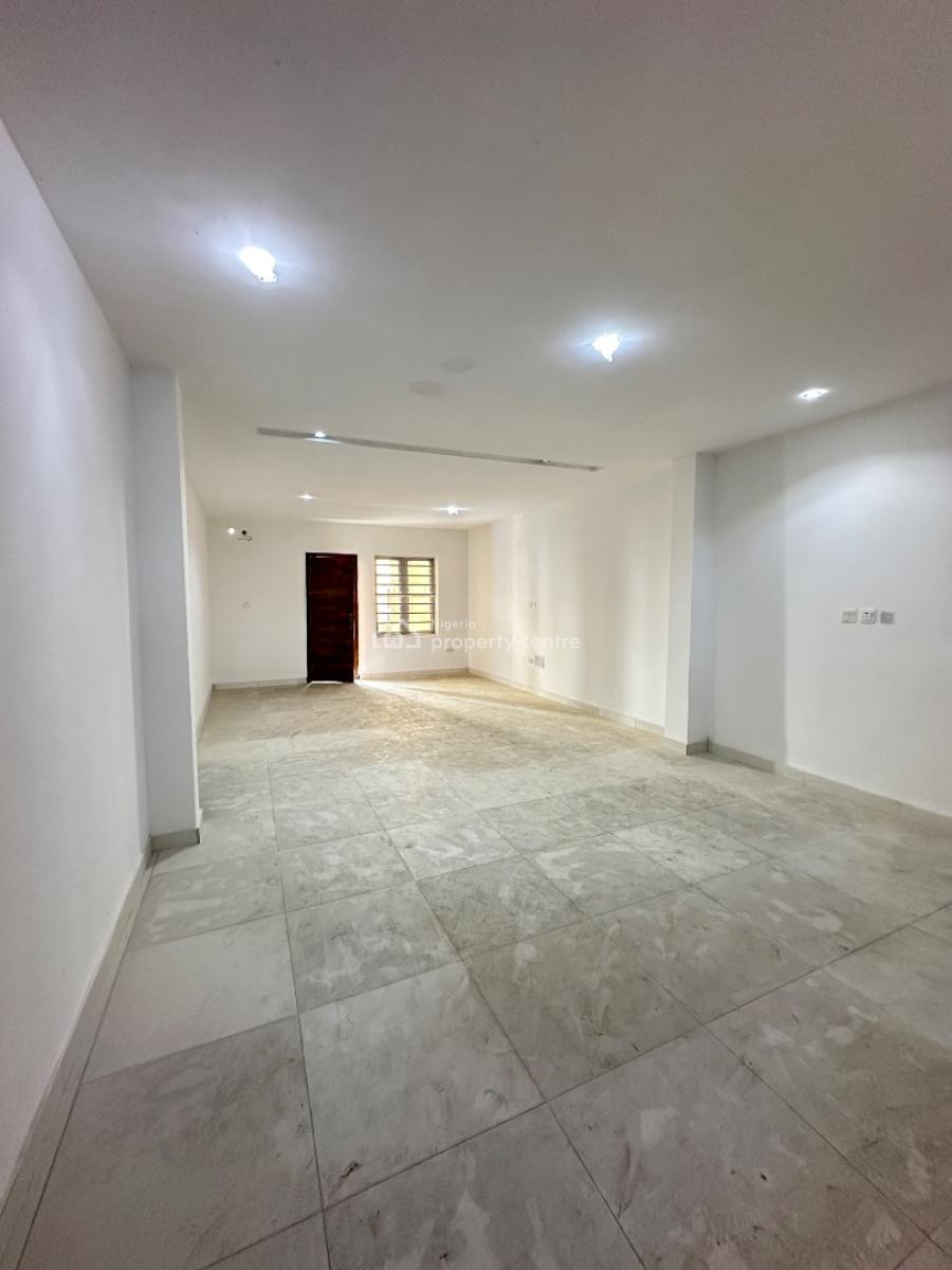 2 Bedroom Apartment with Gym and Elevator, Lekki Phase 1, Lekki, Lagos, Flat / Apartment for Rent