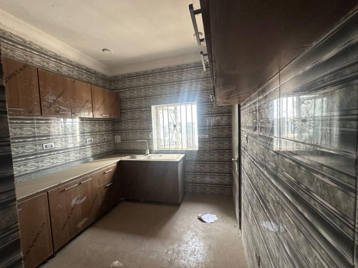 Standard 3 Bedroom Apartment in a Built Up Area., Galadimawa, Abuja, Block of Flats for Sale