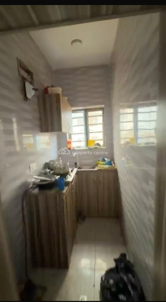 Neatly Used Spacious Standard 2bedroom, Ilupeju, Lagos, Flat / Apartment for Rent