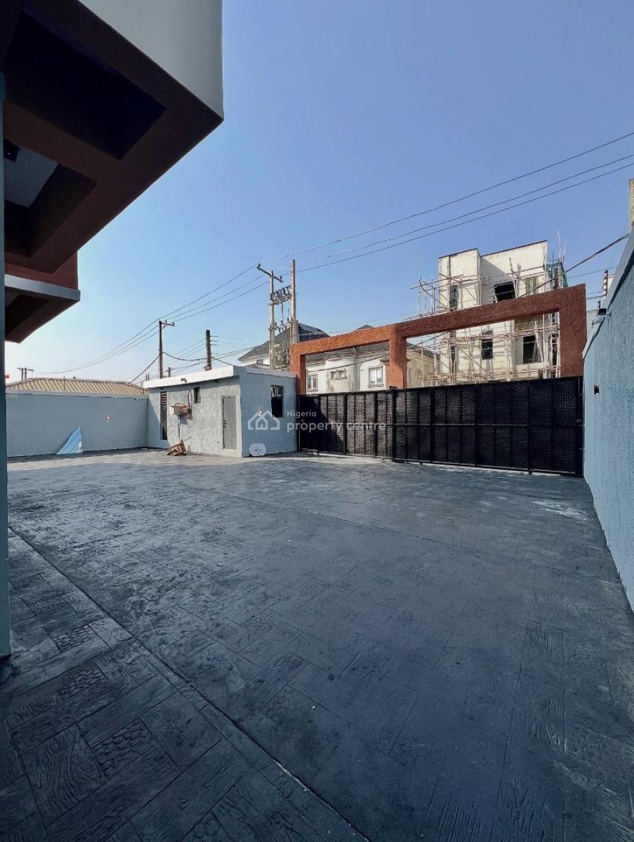 Serviced 2 Bedroom Apartment with Bq, Ologolo, Ologolo, Lekki, Lagos, Block of Flats for Sale