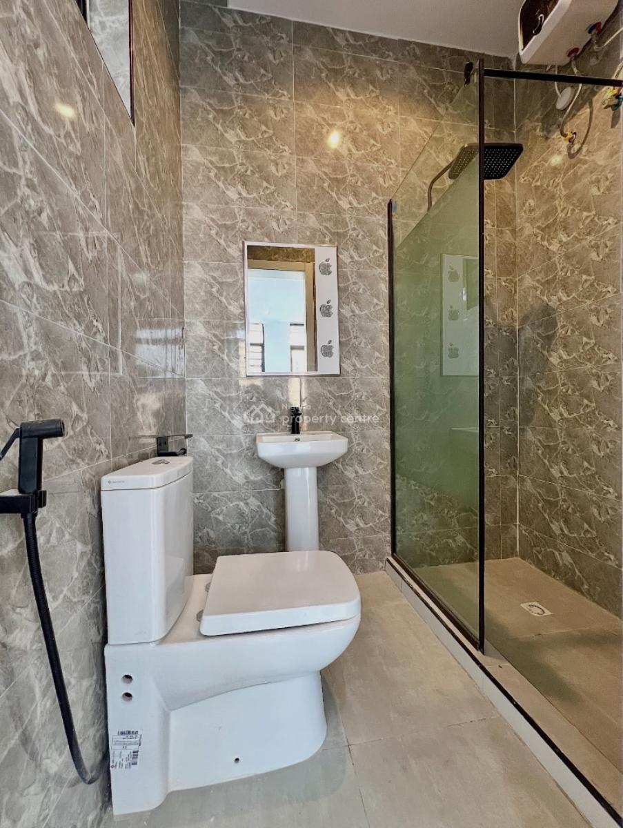 Serviced 2 Bedroom Apartment with Bq, Ologolo, Ologolo, Lekki, Lagos, Block of Flats for Sale