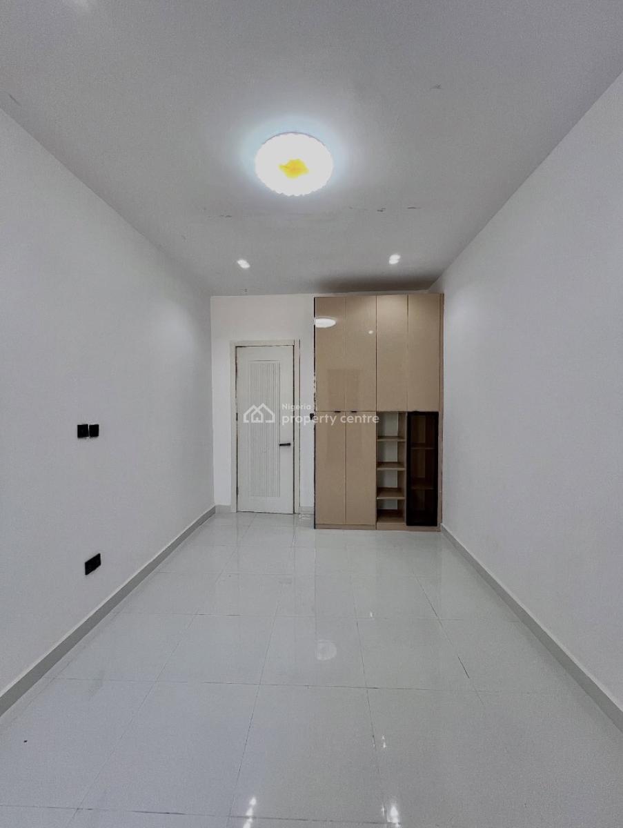 Serviced 2 Bedroom Apartment with Bq, Ologolo, Ologolo, Lekki, Lagos, Block of Flats for Sale