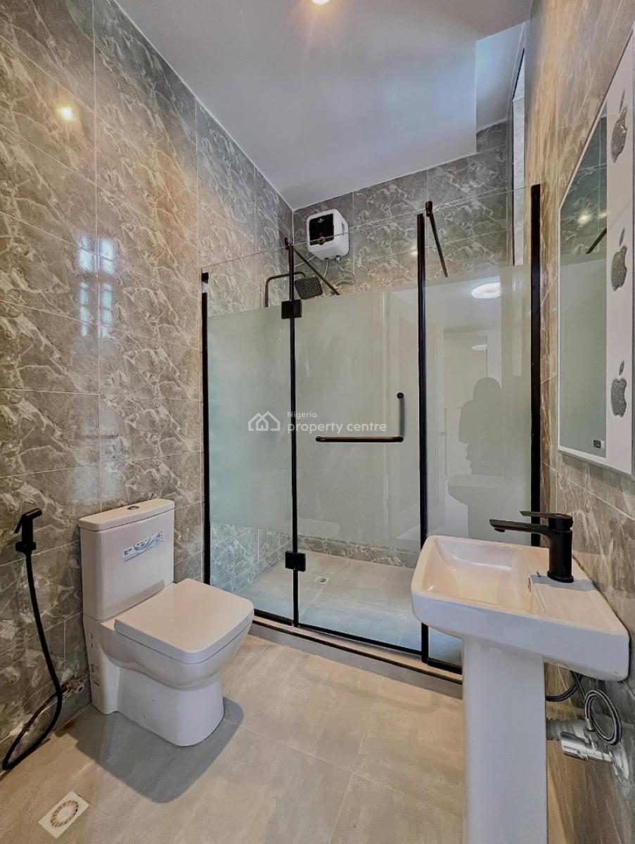 Serviced 2 Bedroom Apartment with Bq, Ologolo, Ologolo, Lekki, Lagos, Block of Flats for Sale