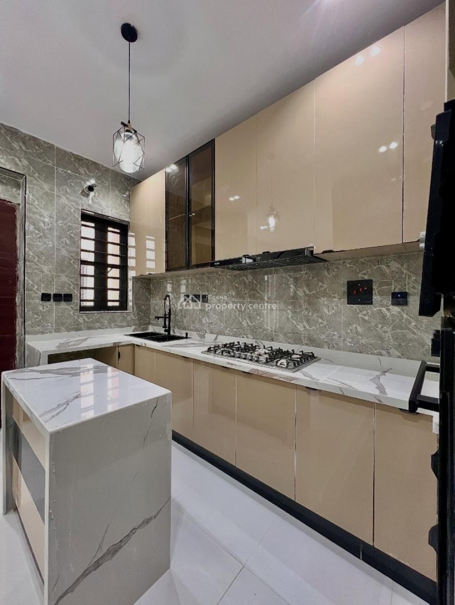 Serviced 2 Bedroom Apartment with Bq, Ologolo, Ologolo, Lekki, Lagos, Block of Flats for Sale