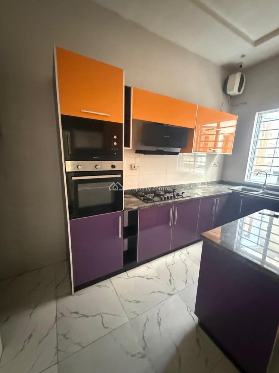 Specious Room Upstairs in a Secured Shared Apertment, Orchid Road Royal Pine Lekki Lagos, Lekki, Lagos, Self Contain (single Rooms) for Rent