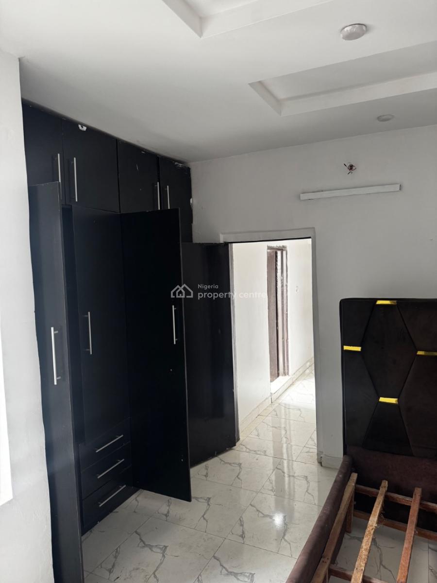 Very Spacious 2-bedroom Apartment (upstairs with Balcony), Sangotedo, Ajah, Lagos, Flat / Apartment for Rent