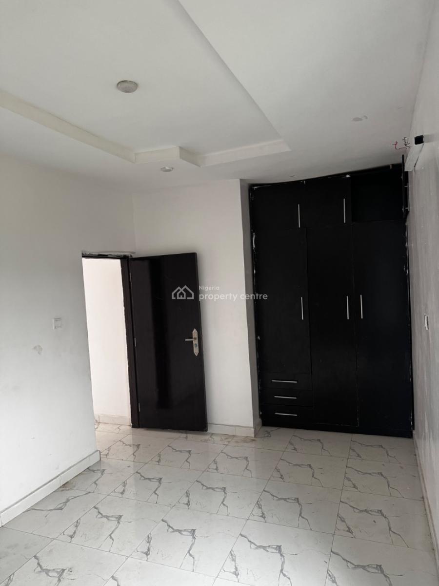 Very Spacious 2-bedroom Apartment (upstairs with Balcony), Sangotedo, Ajah, Lagos, Flat / Apartment for Rent