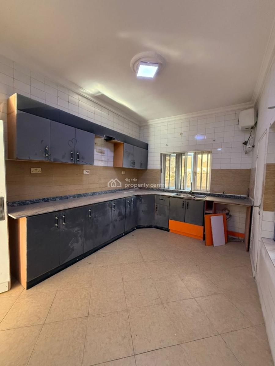 Massive Self Serviced 4 Bedroom Duplex, an Estate at Osapa, Lekki, Lagos, Terraced Duplex for Rent