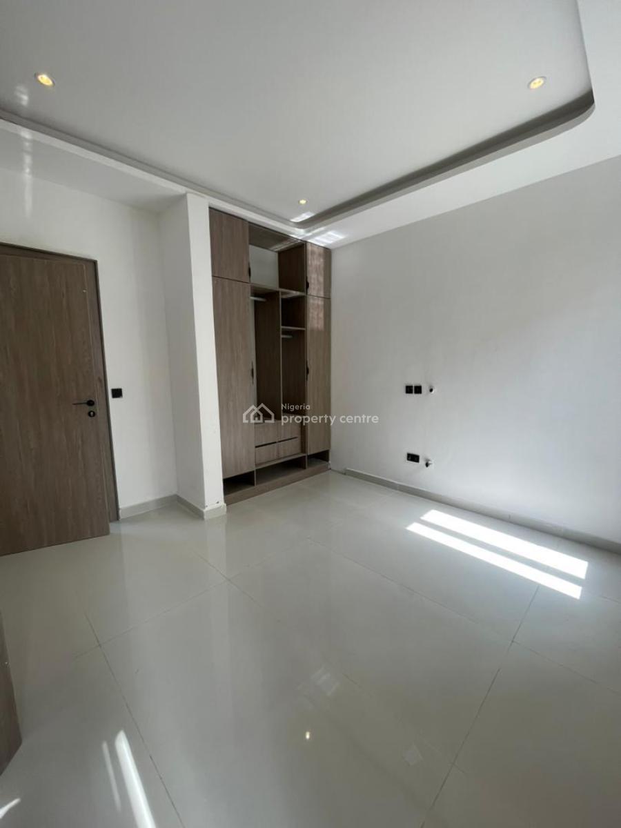 2bedroom Apartment, Lekki Phase 1, Lekki, Lagos, Flat / Apartment for Sale