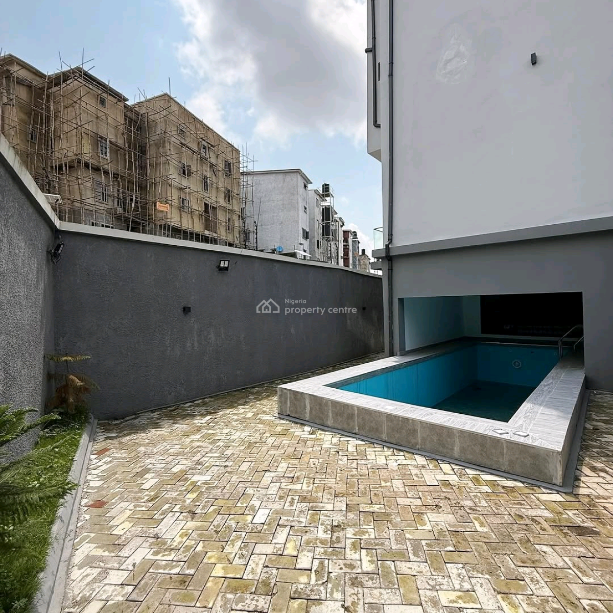 Experience Upscale Living in This Fully Detached 6 Bedrooms Duplex, Guzape District, Abuja, House for Sale