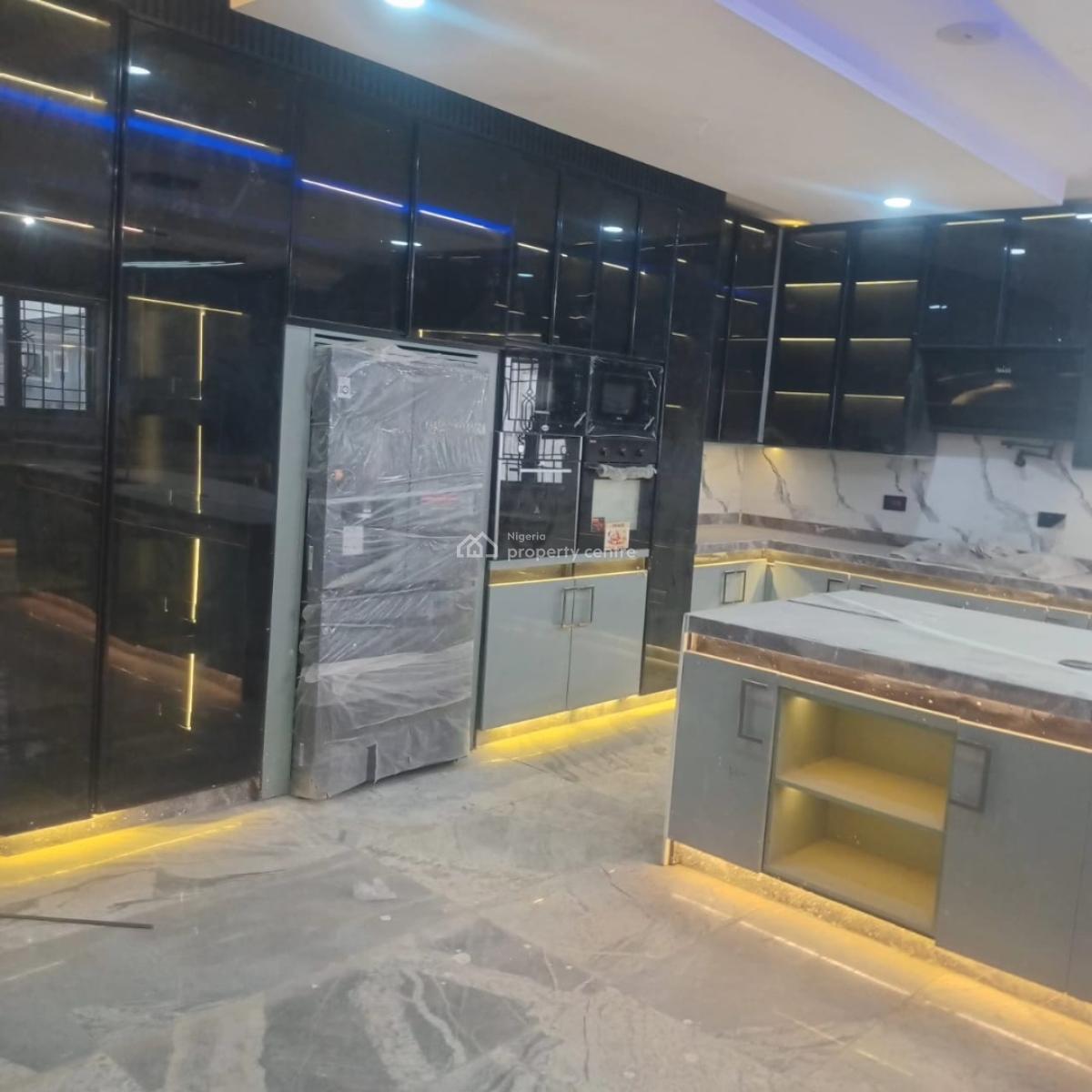 8bedroom Mansion Plus 4 Bq, Guzape District, Abuja, Detached Duplex for Sale