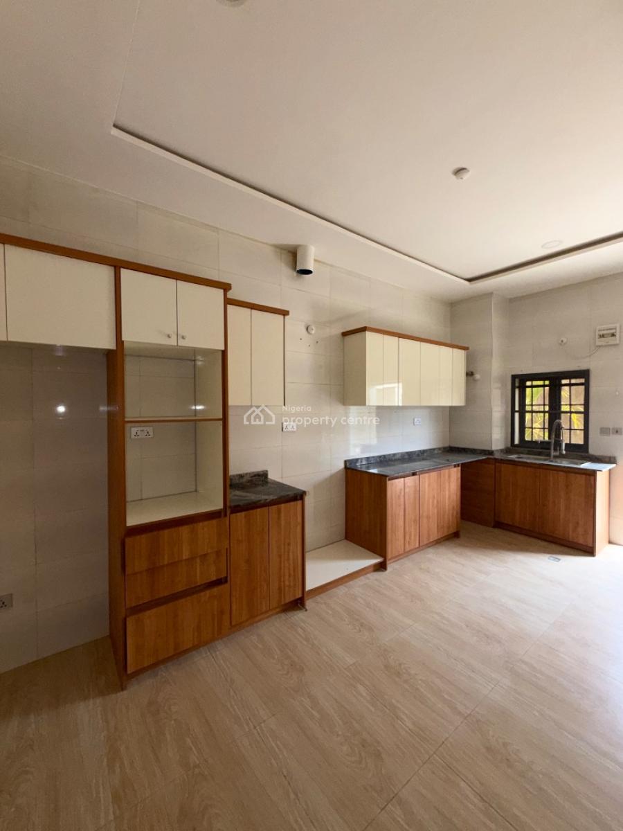 Standard 4 Bedroom Terrace Duplex, Guzape District, Abuja, Terraced Duplex for Sale