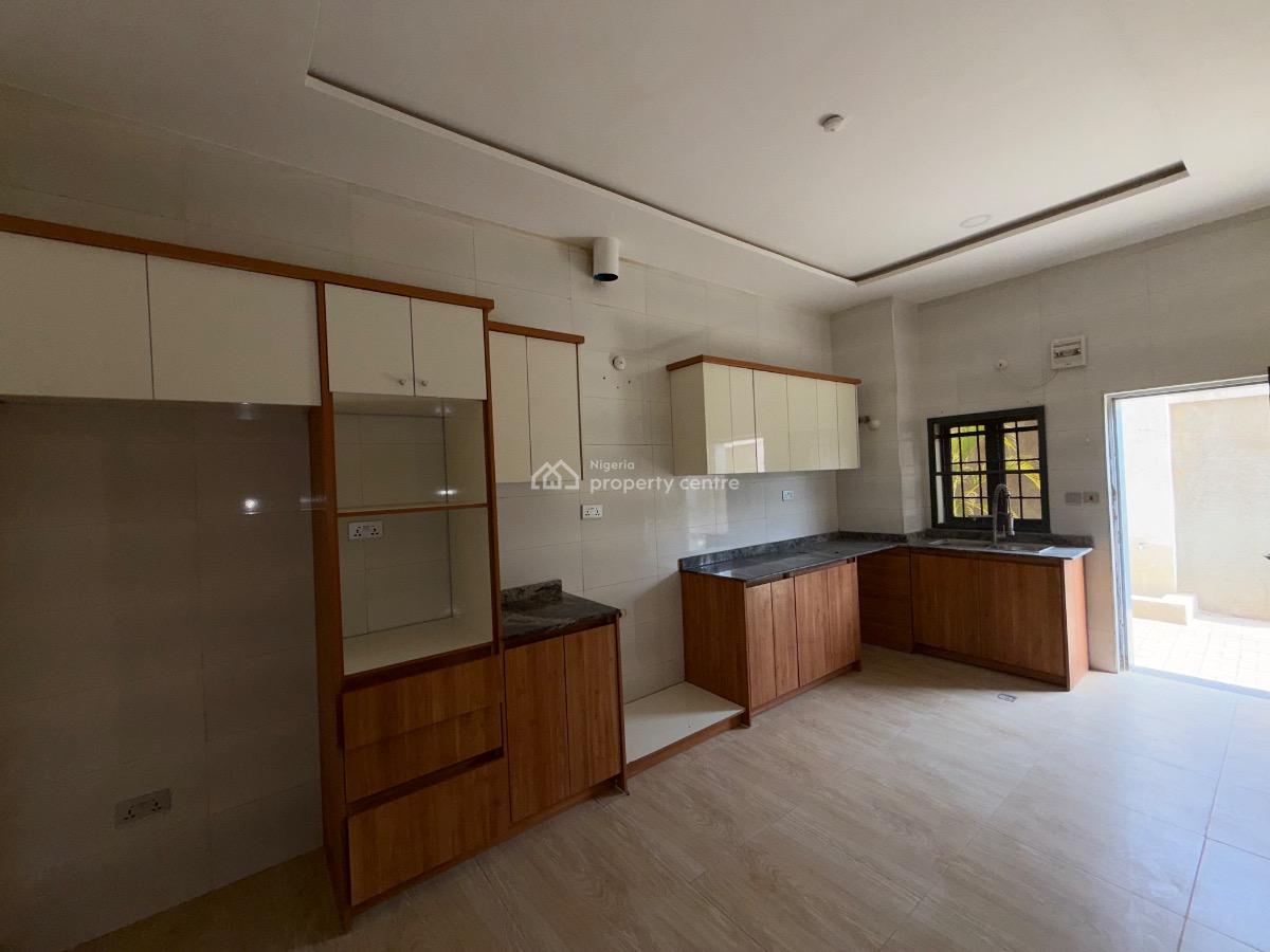 Standard 4 Bedroom Terrace Duplex, Guzape District, Abuja, Terraced Duplex for Sale