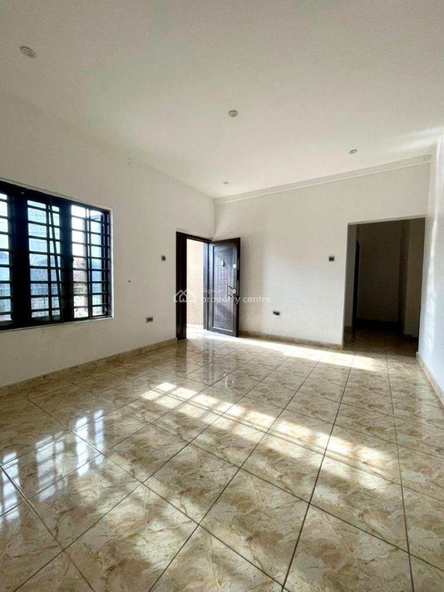 Spacious and Beautiful Upstairs: 2 in a Compound, Sangotedo, Ajah, Lagos, Flat / Apartment for Rent