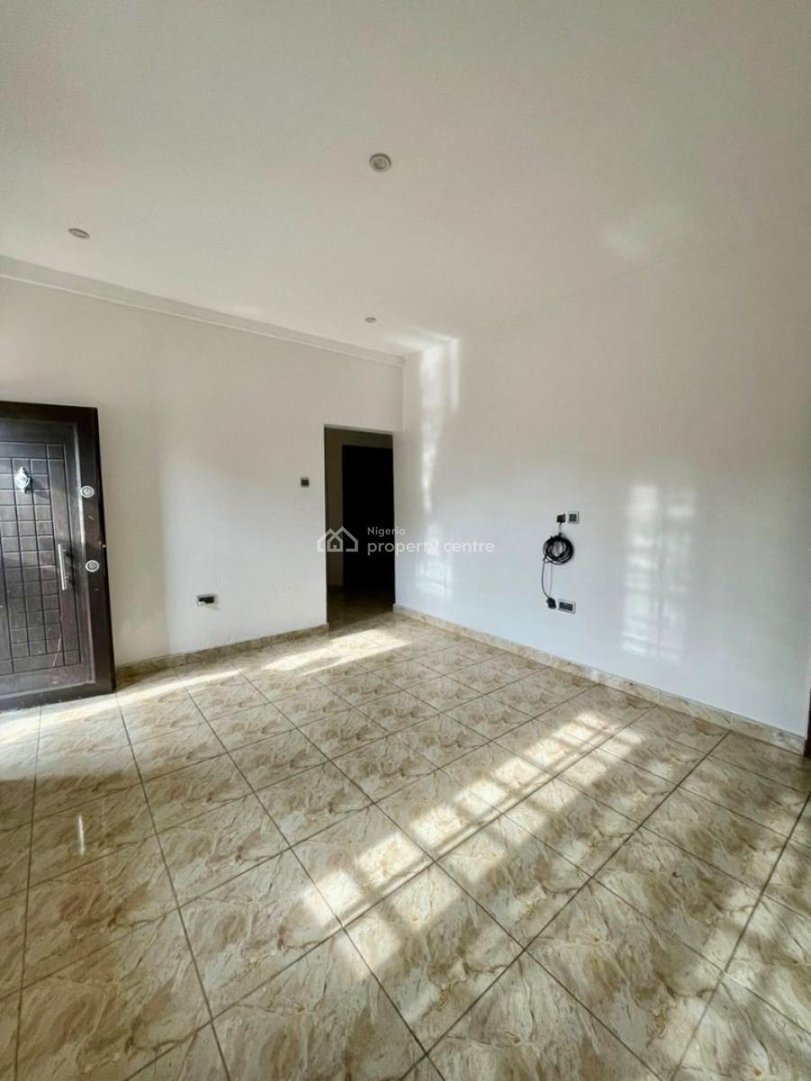 Luxury and Spacious 2 in a Compound Upstairs, Sangotedo, Ajah, Lagos, Flat / Apartment for Rent
