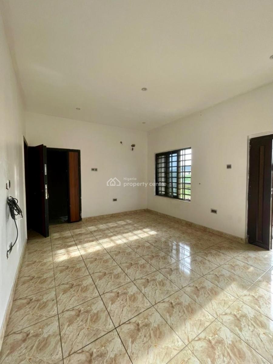 Luxury and Spacious 2 in a Compound Upstairs, Sangotedo, Ajah, Lagos, Flat / Apartment for Rent