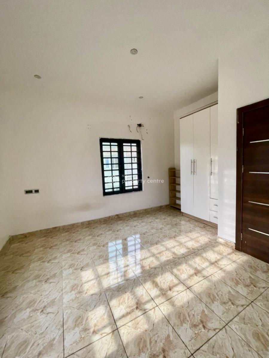 Luxury and Spacious 2 in a Compound Upstairs, Sangotedo, Ajah, Lagos, Flat / Apartment for Rent