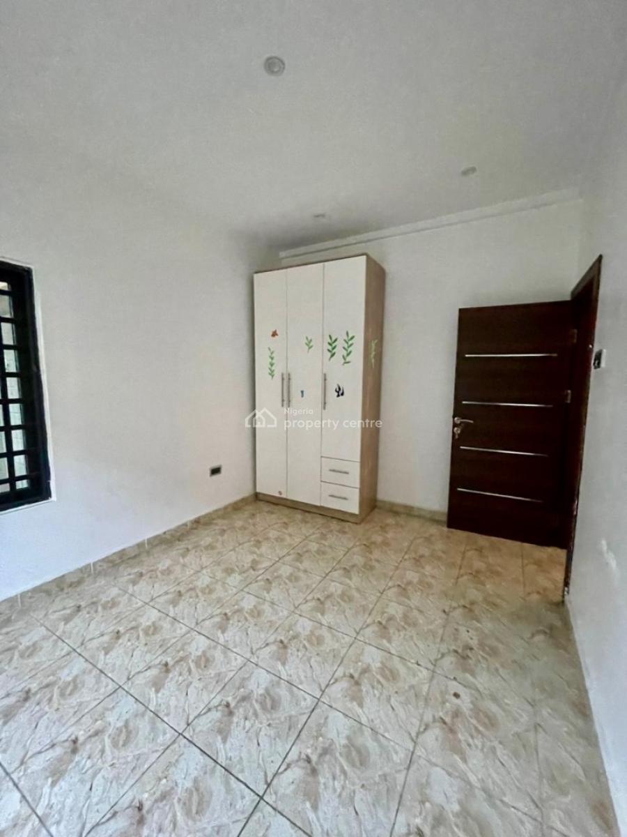 Luxury and Spacious 2 in a Compound Upstairs, Sangotedo, Ajah, Lagos, Flat / Apartment for Rent