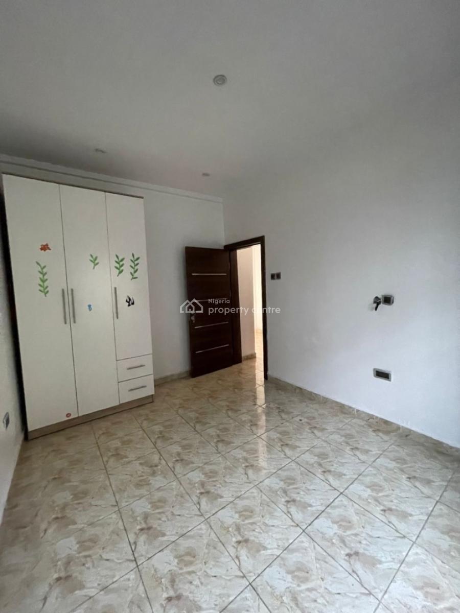 Luxury and Spacious 2 in a Compound Upstairs, Sangotedo, Ajah, Lagos, Flat / Apartment for Rent