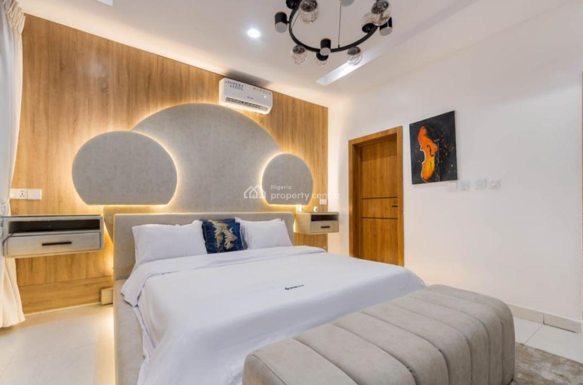 Luxury 2 Bedroom En-suite Apartment with Pool and Balcony, Dedicated Parking Space, Serene, Comfortable and Secure Environment, Lekki Phase 1, Lekki, Lagos, Flat / Apartment Short Let