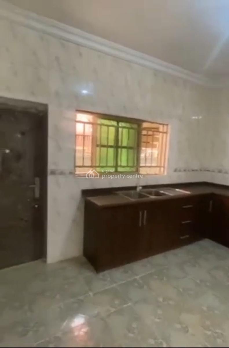 3 Bedroom Ground Flat, Sholuyi, Gbagada, Lagos, Flat / Apartment for Rent