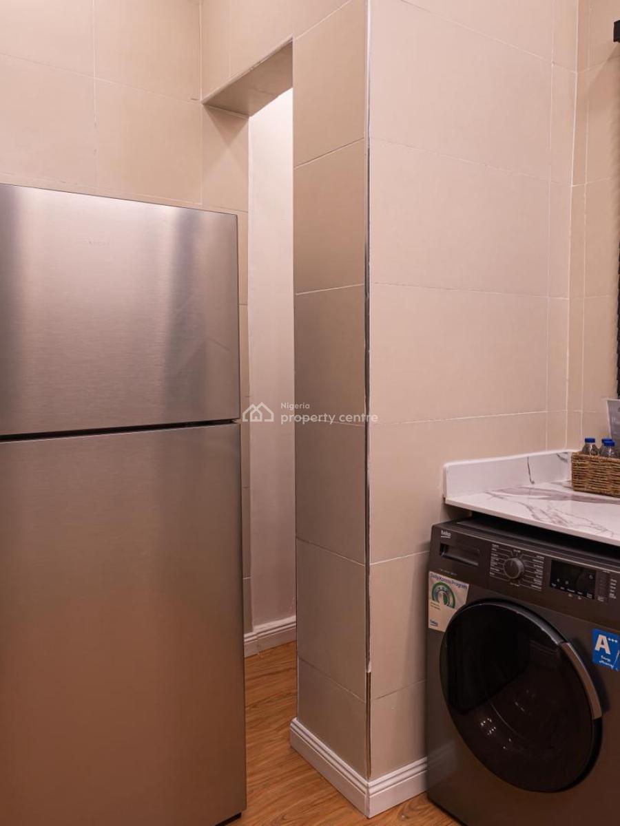 New Spacious 1 Bedroom Apartment with Pool, Gym, Ps5 and 3 Balconies, Lekki Phase 1, Lekki, Lagos, Flat / Apartment Short Let