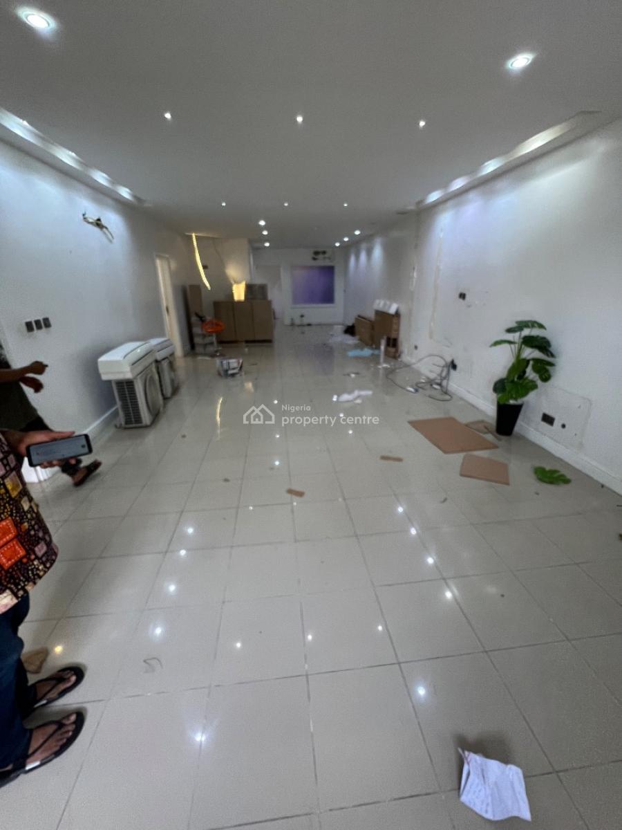 Very Clean 3-bedroom Commercial Space with Massive Palour and Lounge, Lekki Phase 1, Lekki, Lagos, Commercial Property for Rent